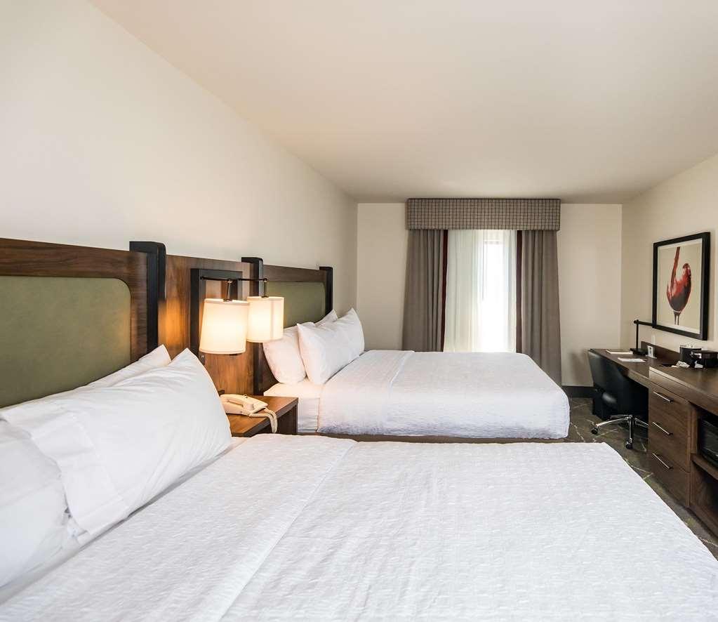 Hampton Inn & Suites Dobson Quarto foto